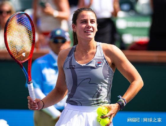 中表现出色 中表现出色